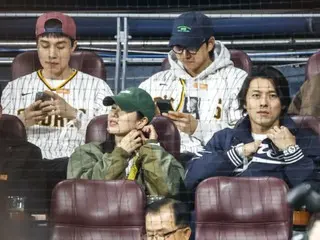 ヒョンビン夫妻＆コン・ユ&イ・ドンウク、ソン・ジュンギ夫妻も“野球場デート”…「MLB観戦」総出動