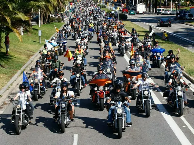 3000人バイカーがヨーロッパ各地から集る!!　バイクの祭典【スペイン】