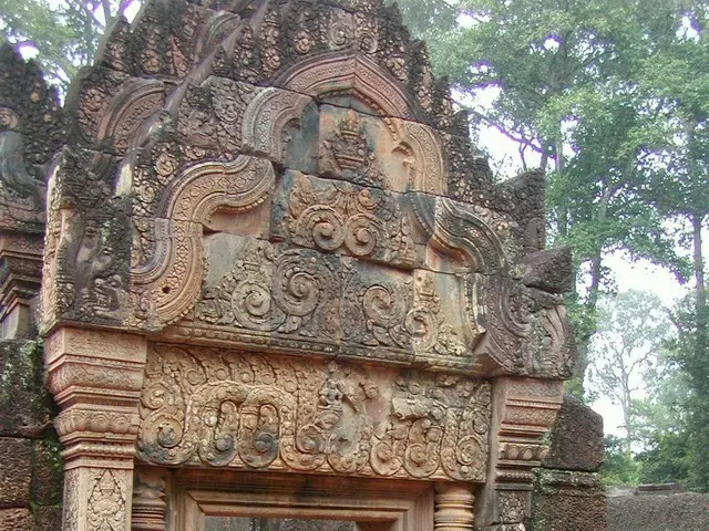 女神に祝福された寺院、バンテアイ・スレイ【カンボジア】