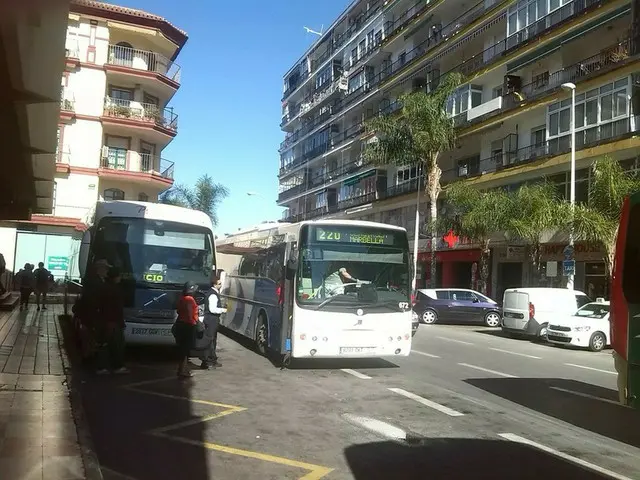 スペイン地方都市のバス停【スペイン】