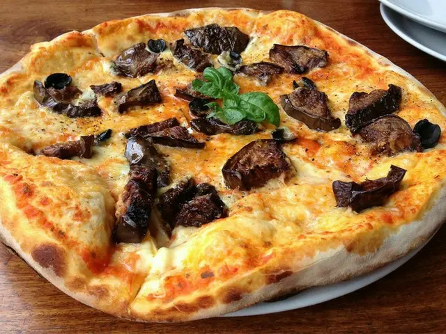 『ファイア&アイス』カトマンズで一番人気のピザはネパール人にも大好評【ネパール】