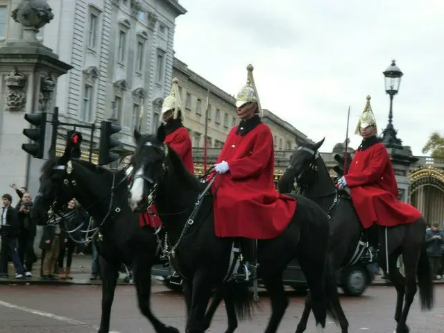 ロンドンを馬で闊歩する様子がかっこよすぎる！【イギリス】