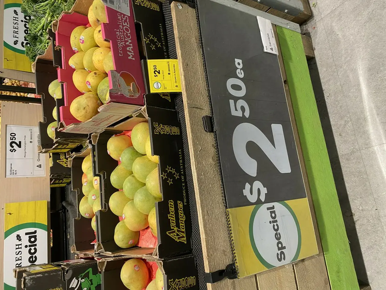 オーストラリアの大手スーパーで販売されているお手頃な価格のマンゴー