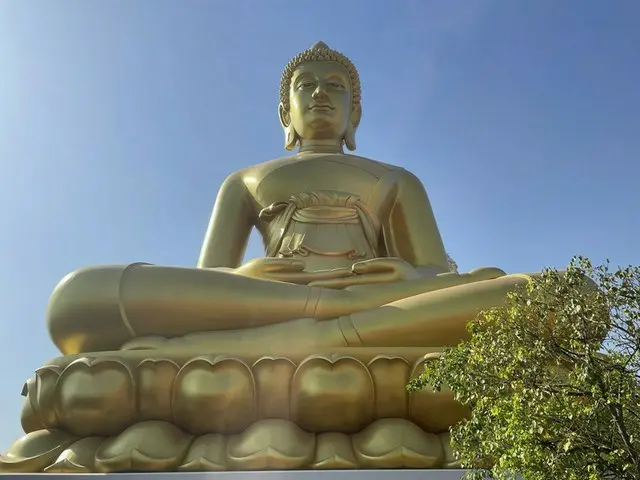 仏像が完成して見どころが増えたワットパクナム【タイ】