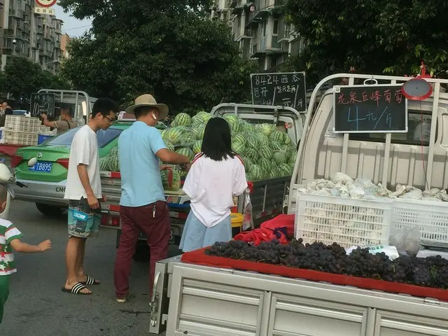 果物売りのトラック【中国】