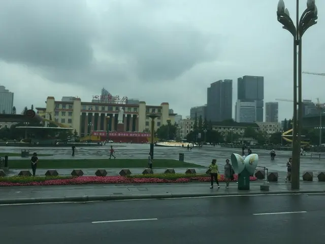 雨の天府広場【中国・成都】