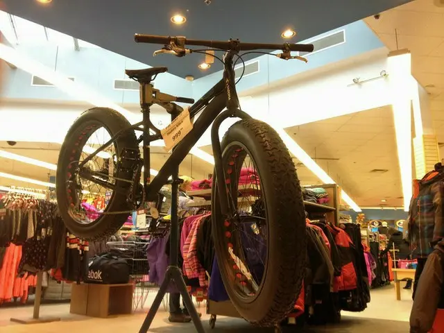 人気スポーツの自転車！雪でも果敢に挑戦【カナダ】