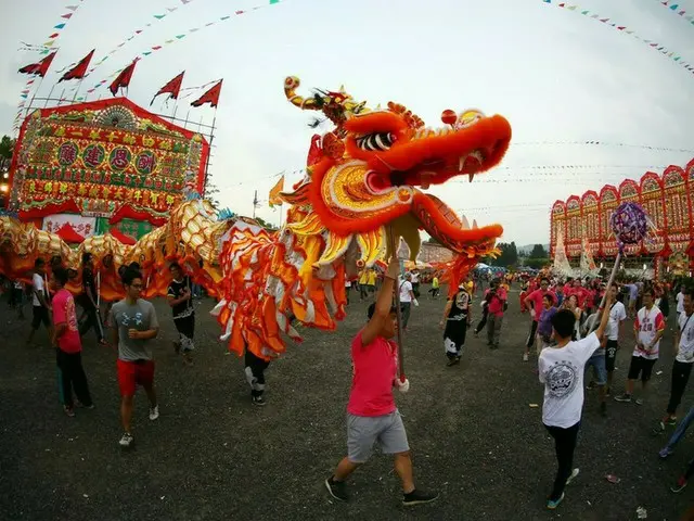 踊りまくってくれる香港の獅子舞【香港】