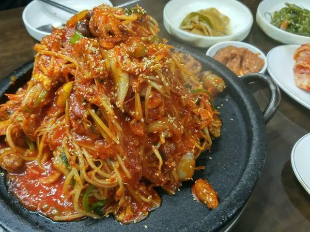 【韓国グルメ】ボリューム満点！辛い骨付き肉にかぶりつきたい料理“ピョチム”【韓国】