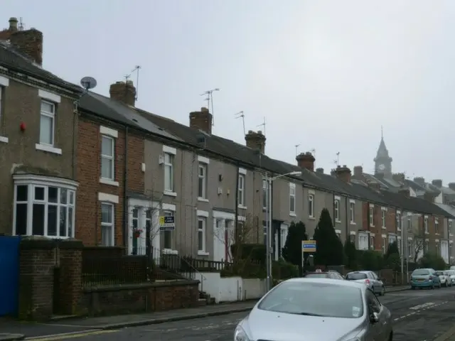 古い街並みと新しい街並みと【イギリス】