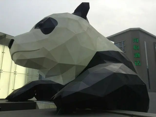 成都の街にパンダ出没？【中国】