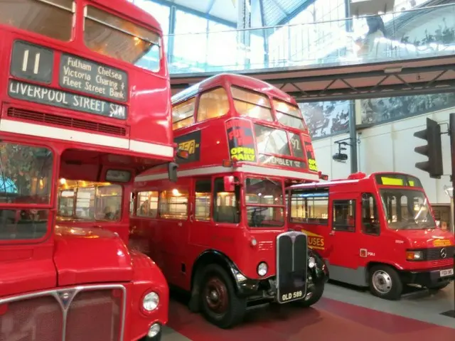 ロンドンの赤バスはもはや赤バスではない！？【イギリス】