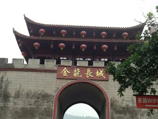 観光名所「金龍長城」に赴く【中国】
