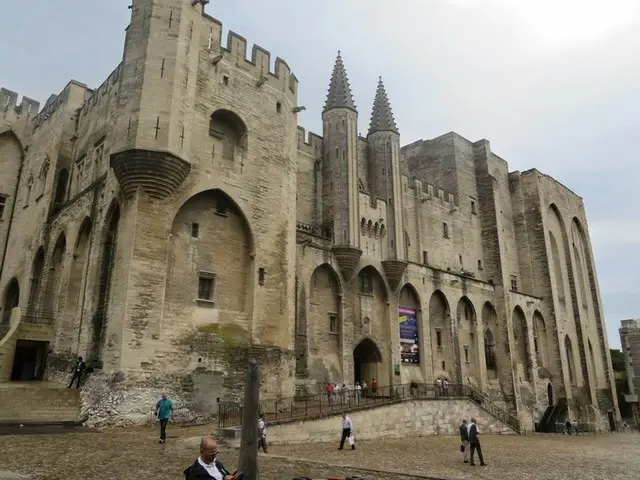 中世の面影を色濃く残す美しい街 南仏アヴィニョンを旅する【フランス】