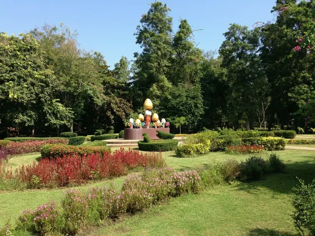 チェンマイ郊外のサンカムペーン温泉は市民の憩いの場【タイ】