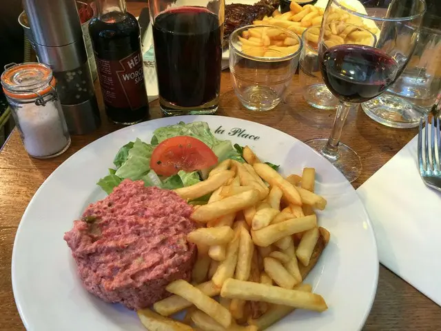 フランスで食せる「ブッフタルタル(boeuf tartare)」【フランス】