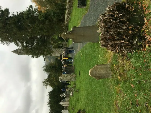 アイルランドの墓石、ケルティック十字【アイルランド】