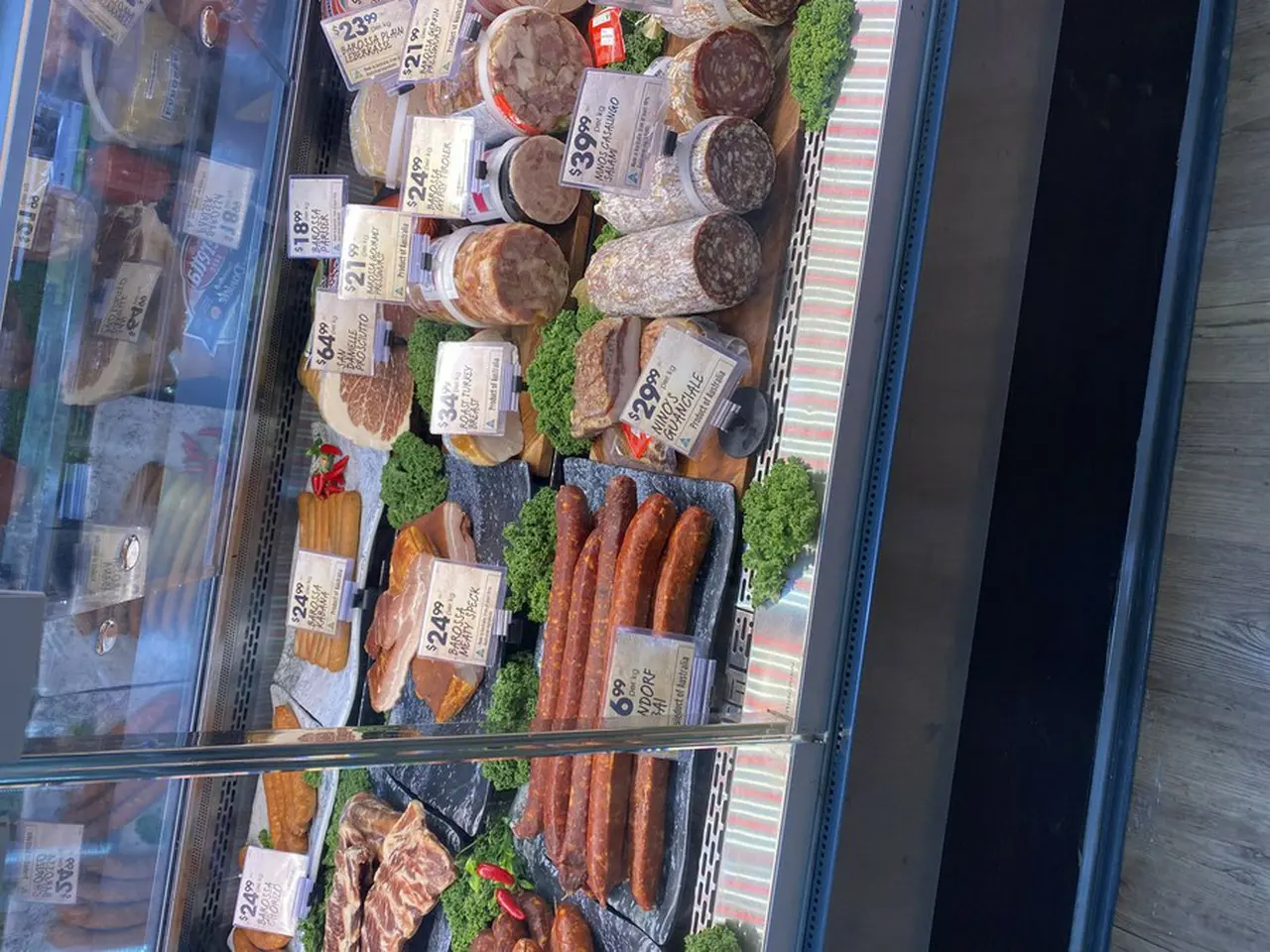 クーバー・ペディのスーパーのお肉カウンター