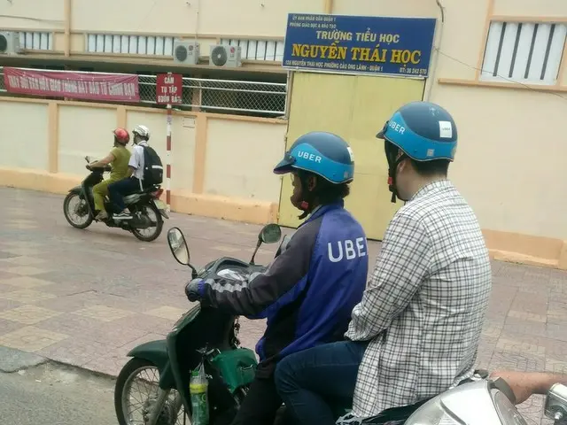 バイクタクシーで移動してみよう【ベトナム】