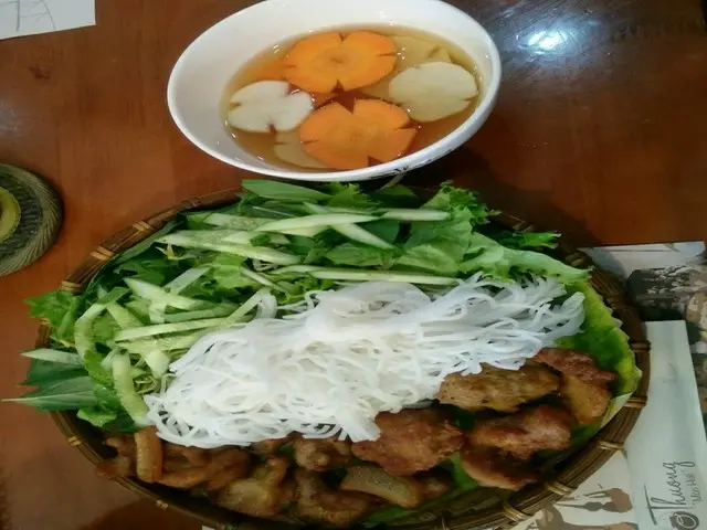 オバマ前大統領も食べた　ブンチャーハノイ【ベトナム】