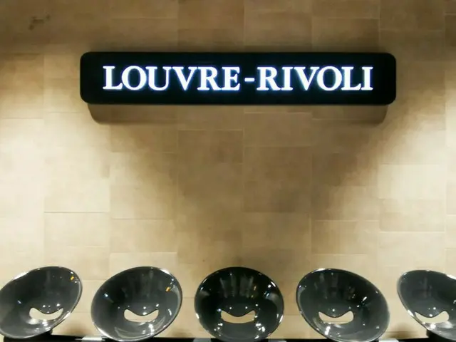 パリでもっともアートな駅「ルーヴル・リヴォリ」【フランス】