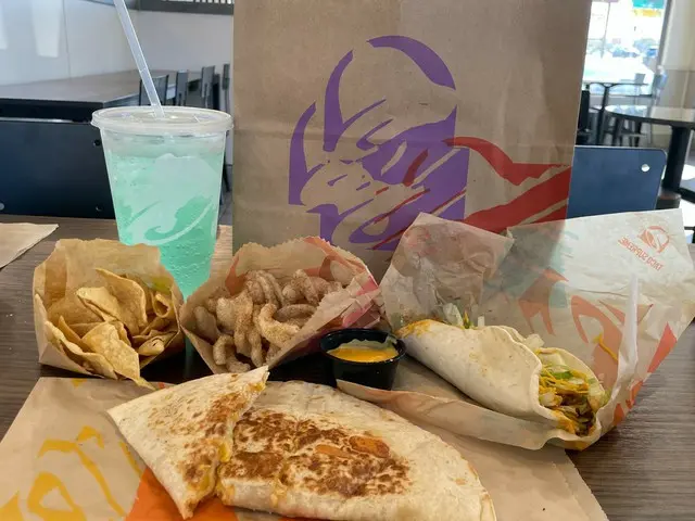 アメリカで安くて美味しいタコスを食べるなら『TACO BELL』に決まり！【アメリカ】