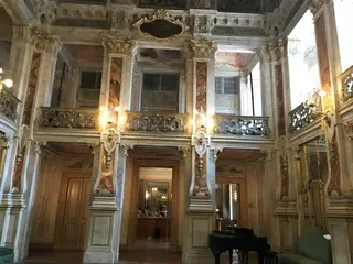 小さいけれど大きいと名付けられた劇場【イタリア】