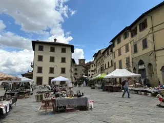 アンギアーリの骨董市【イタリア】