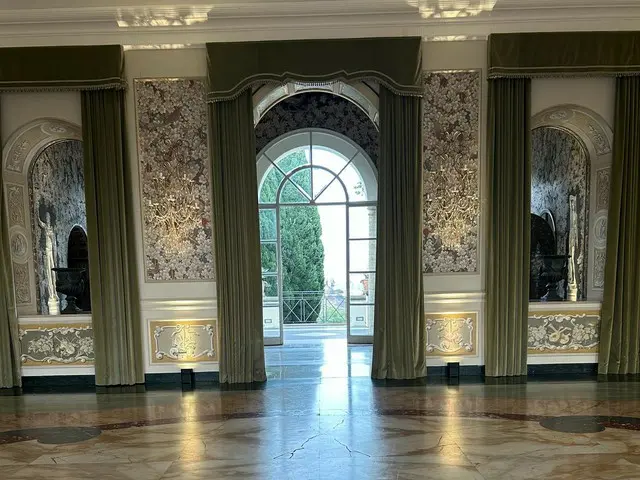 モンテマリオの丘に建つ瀟洒なミアーミ宮殿【イタリア】
