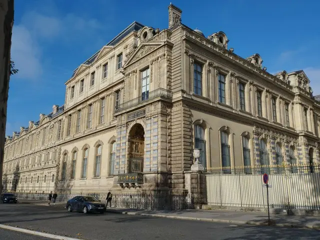 ルーブル美術館、事件が生んだ新たな観光スポット【フランス】