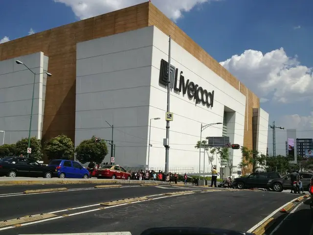 ショッピングモールの定番は「Liverpoor」【メキシコ】