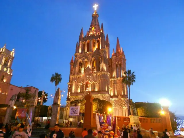 お祭り騒ぎの独立記念日【メキシコ】