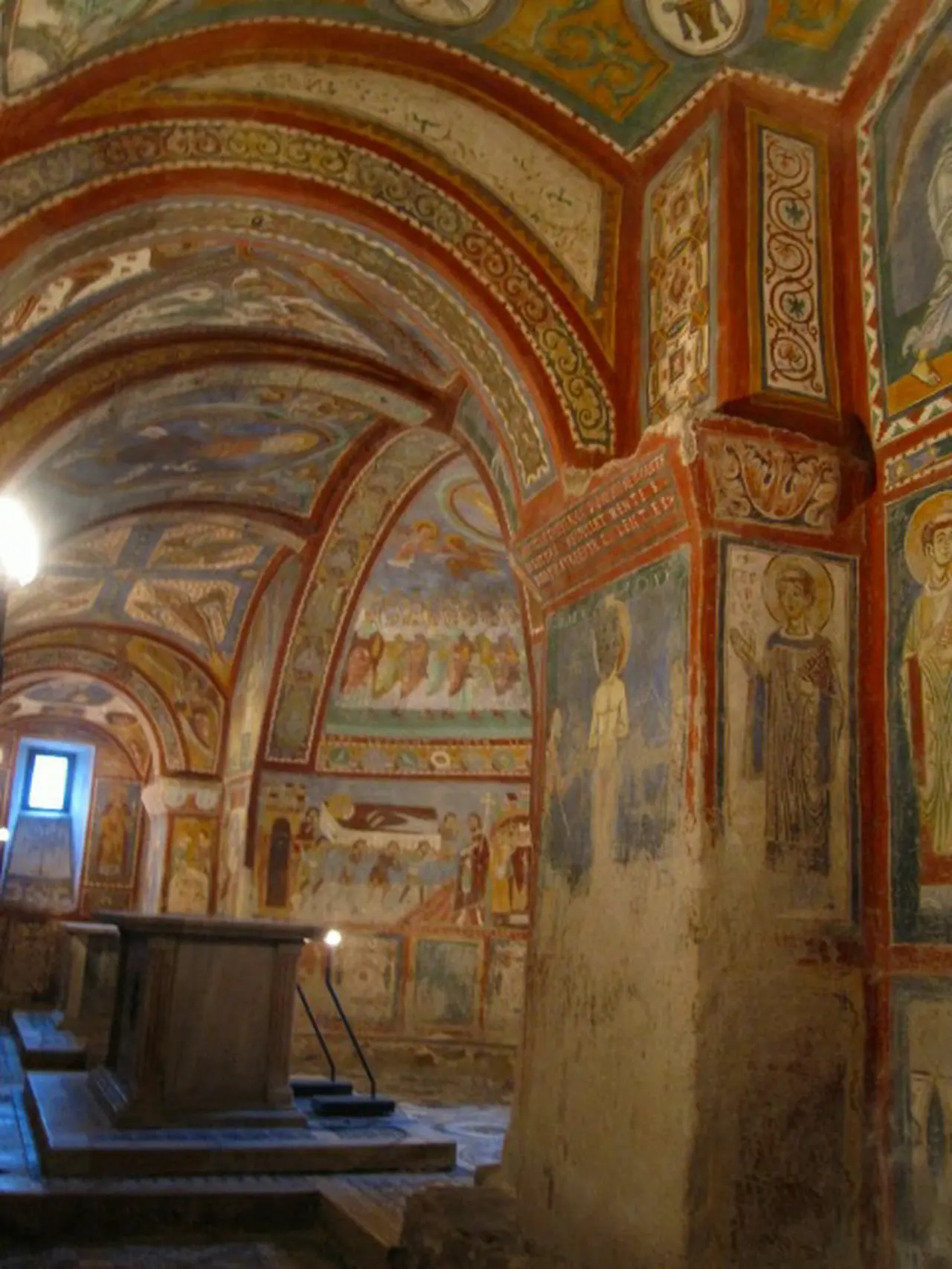 大聖堂内のフレスコ画