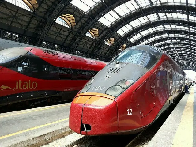 フェラーリ色の列車、「イタロ」に乗る【イタリア】