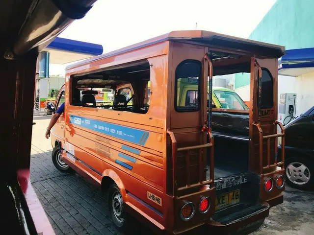 フィリピンならではの乗り物ジプニーをご紹介【フィリピン】