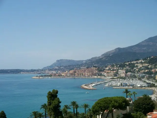 フランスはすぐそこ！アウレリア街道を北上してインペリアの海へ【イタリア】