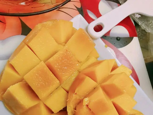 生のマンゴーは甘くてとっても美味しい！【フィリピン】